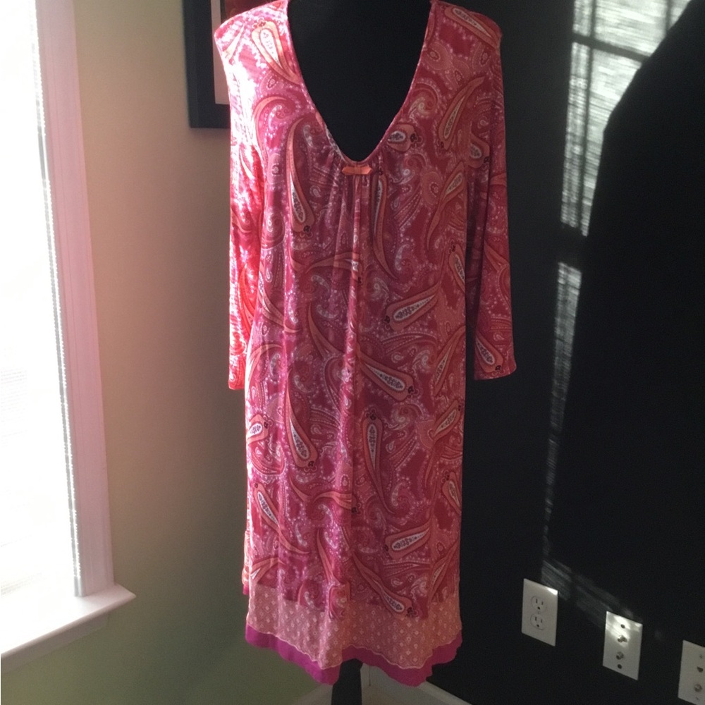 Ellen Tracy Vibrant Pink and Orange Paisley Sleep Lounger